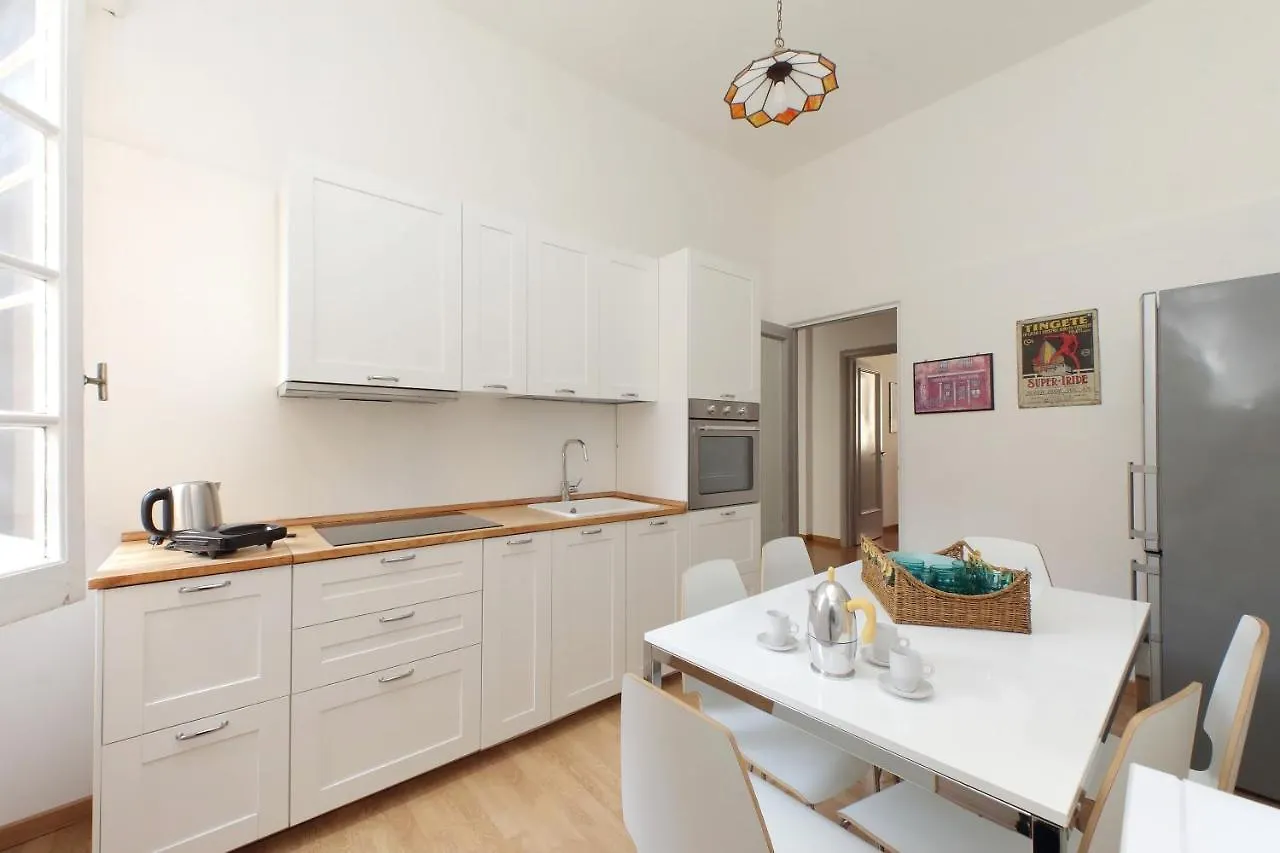4BNB - Chinotto Spacious Apartment Roma