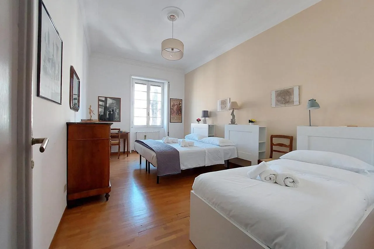 4BNB - Chinotto Spacious Apartment Roma 0*,  Italia