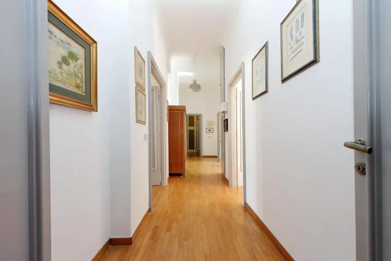4BNB - Chinotto Spacious Apartment Roma
