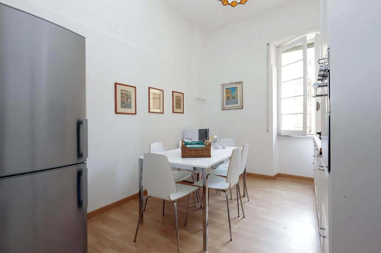 4BNB - Chinotto Spacious Apartment Roma